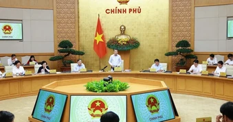 Hoàn thiện thể chế, tạo động lực phát triển kinh tế - xã hội