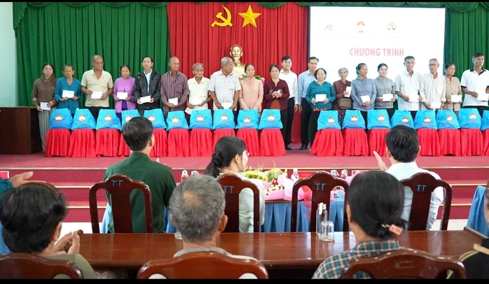 Hoạt động nghĩa tình của Ủy ban MTTQ Việt Nam TPHCM tại Tây Ninh Hoạt động nghĩa tình của Ủy ban MTTQ Việt Nam TPHCM tại Tây Ninh