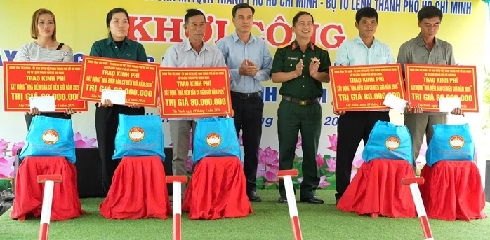 Hoạt động nghĩa tình của Ủy ban MTTQ Việt Nam TPHCM tại Tây Ninh Hoạt động nghĩa tình của Ủy ban MTTQ Việt Nam TPHCM tại Tây Ninh