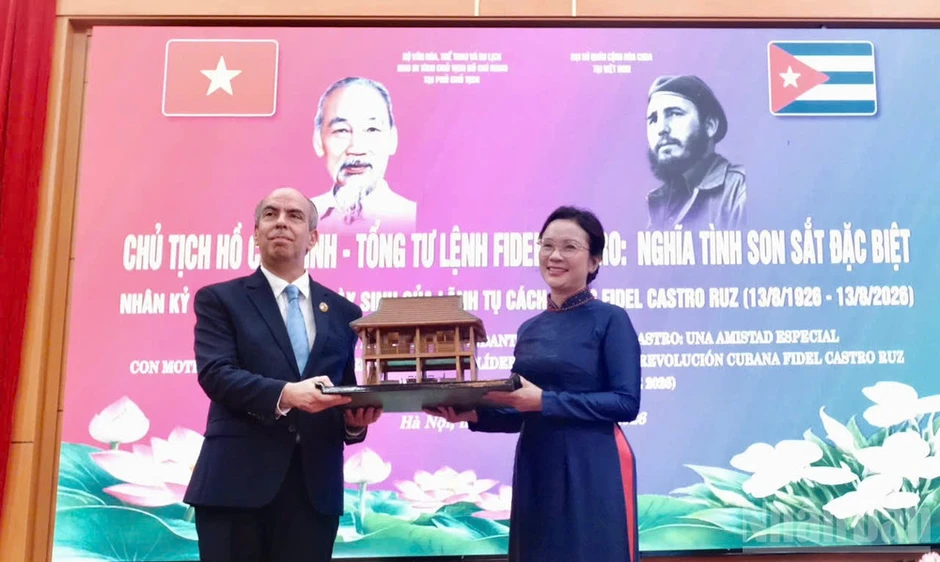 Hoạt động ý nghĩa kỷ niệm 100 năm Ngày sinh Tổng Tư lệnh Fidel Castro Hoạt động ý nghĩa kỷ niệm 100 năm Ngày sinh Tổng Tư lệnh Fidel Castro