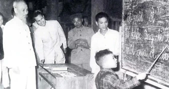 Học Bác mỗi ngày: Đổi mới giáo dục vì sự phát triển con người