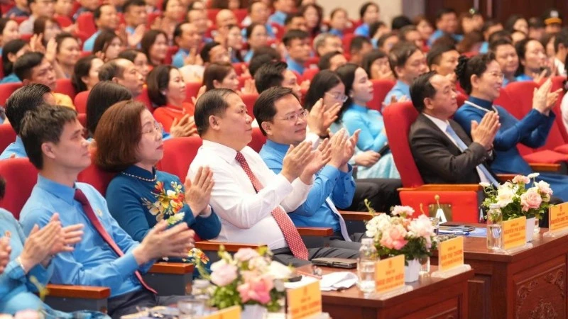 Học Bác từ làm theo, nêu gương sáng lan tỏa các giá trị tốt đẹp trong xã hội Học Bác từ làm theo, nêu gương sáng lan tỏa các giá trị tốt đẹp trong xã hội
