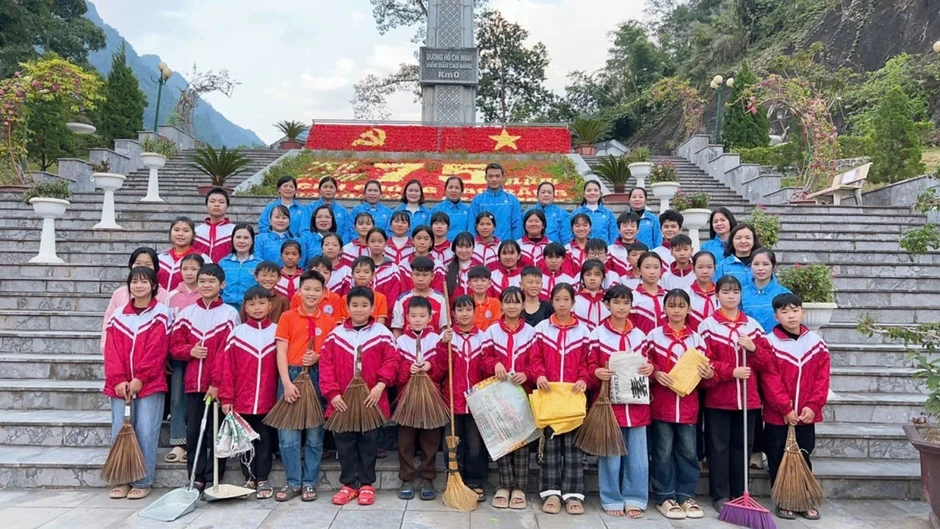 Học và làm theo lời Bác ở quê hương cội nguồn Cách mạng Cao Bằng Học và làm theo lời Bác ở quê hương cội nguồn Cách mạng Cao Bằng
