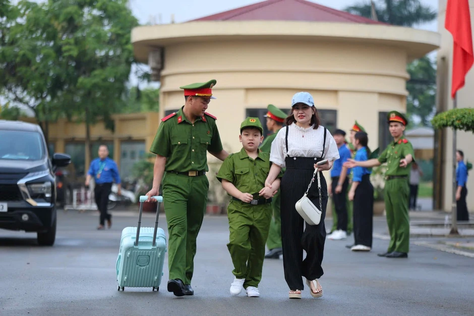 Học viện Cảnh sát nhân dân khai mạc trại hè "Học làm chiến sĩ công an" Học viện Cảnh sát nhân dân khai mạc trại hè "Học làm chiến sĩ công an"