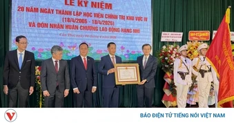 Học viện Chính trị khu vực IV đón nhận Huân chương Lao động hạng Nhì