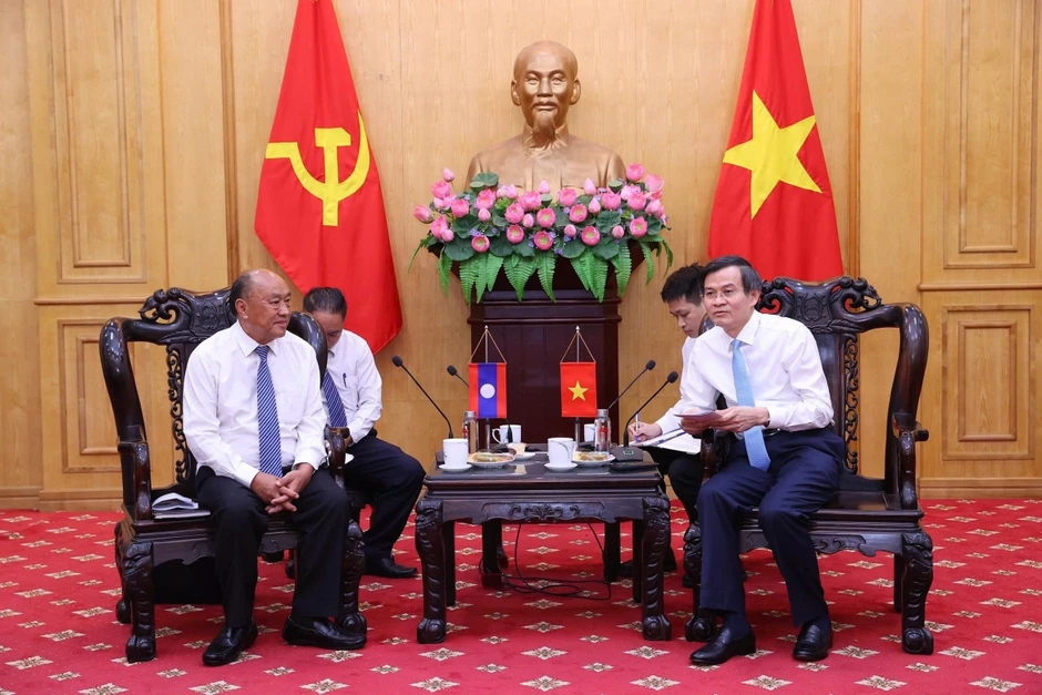 Học viện Chính trị quốc gia Hồ Chí Minh tiếp tục đào tạo cán bộ lãnh đạo cho Lào Học viện Chính trị quốc gia Hồ Chí Minh tiếp tục đào tạo cán bộ lãnh đạo cho Lào