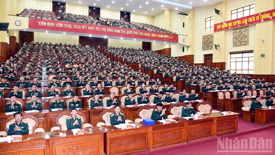 Học viện Lục quân nhanh chóng đưa Nghị quyết Hội nghị Trung ương 3 vào thực tiễn Học viện Lục quân nhanh chóng đưa Nghị quyết Hội nghị Trung ương 3 vào thực tiễn