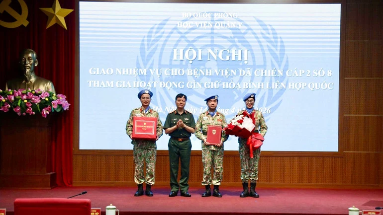 Học viện Quân y giao nhiệm vụ cho Bệnh viện dã chiến cấp 2 số 8