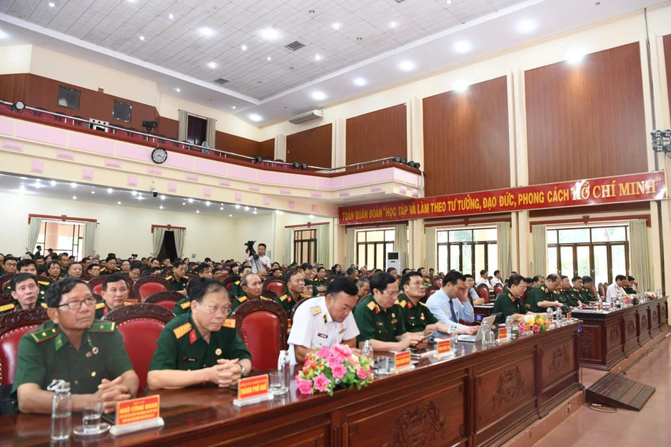 Hội Cựu chiến binh Việt Nam phát huy vai trò nòng cốt trong bảo đảm trật tự, an toàn giao thông Hội Cựu chiến binh Việt Nam phát huy vai trò nòng cốt trong bảo đảm trật tự, an toàn giao thông