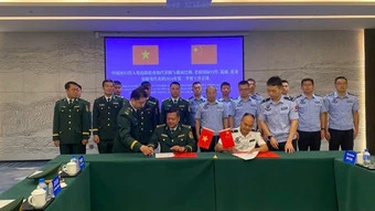 Hội đàm giữa các Đồn biên phòng tỉnh Lào Cai và Trạm Kiểm tra biên phòng xuất nhập cảnh Hà Khẩu (Trung Quốc)