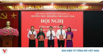 Hội đồng Nhân dân tỉnh Sơn La công bố Nghị quyết về công tác cán bộ