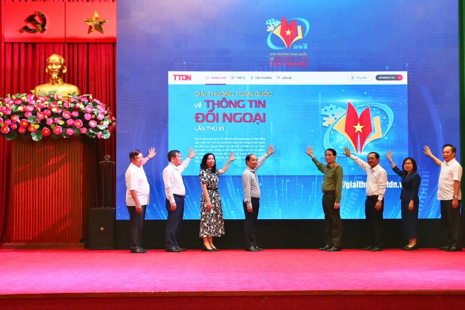Hội nghị Báo cáo viên Trung ương toàn quốc tháng 4/2026 và phát động Giải thưởng thông tin đối ngoại lần thứ XII Hội nghị Báo cáo viên Trung ương toàn quốc tháng 4/2026 và phát động Giải thưởng thông tin đối ngoại lần thứ XII