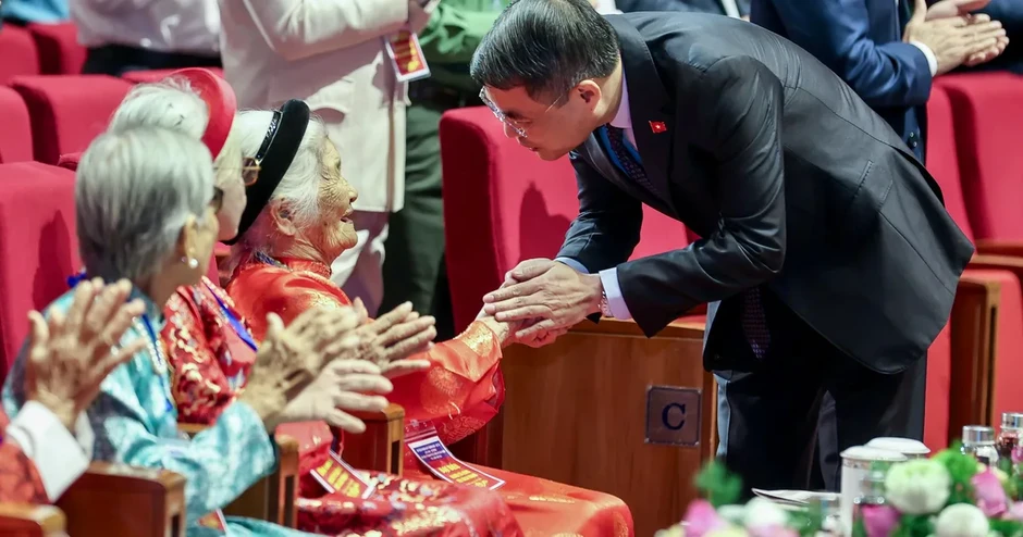 Hội nghị tri ân người có công toàn quốc: Khắc ghi những hy sinh vì Tổ quốc Hội nghị tri ân người có công toàn quốc: Khắc ghi những hy sinh vì Tổ quốc