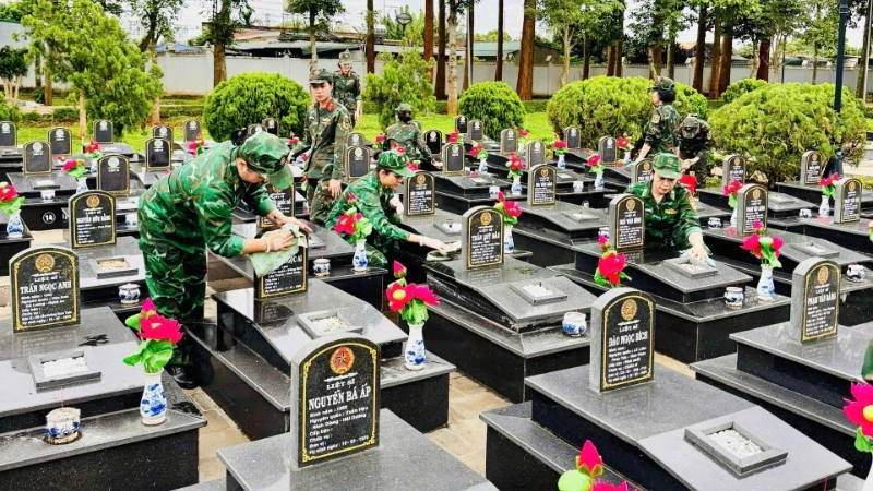 Hội Phụ nữ Bộ đội Biên phòng tỉnh Đắk Lắk tham gia các hoạt động kỷ niệm 79 năm Ngày Thương binh-Liệt sĩ Hội Phụ nữ Bộ đội Biên phòng tỉnh Đắk Lắk tham gia các hoạt động kỷ niệm 79 năm Ngày Thương binh-Liệt sĩ