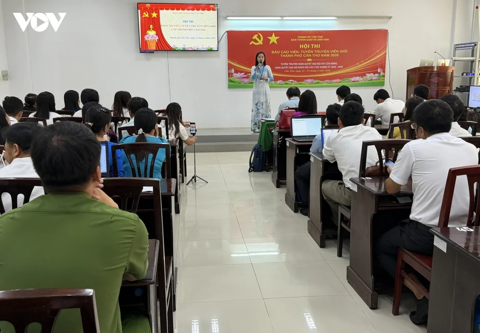 Hội thi báo cáo viên về Nghị quyết Đại hội Đảng các cấp ở Cần Thơ
