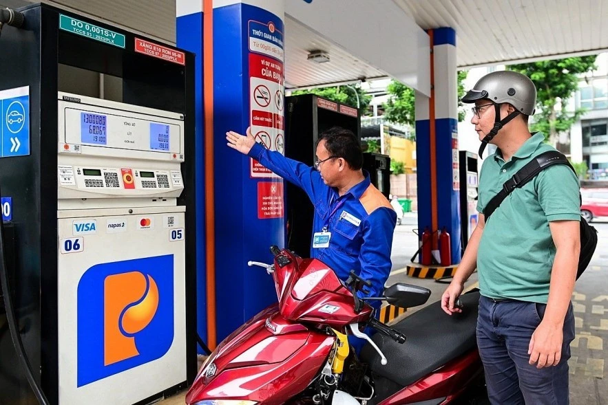 Hôm nay sẽ có quyết định quan trọng về các loại thuế với xăng dầu Hôm nay sẽ có quyết định quan trọng về các loại thuế với xăng dầu