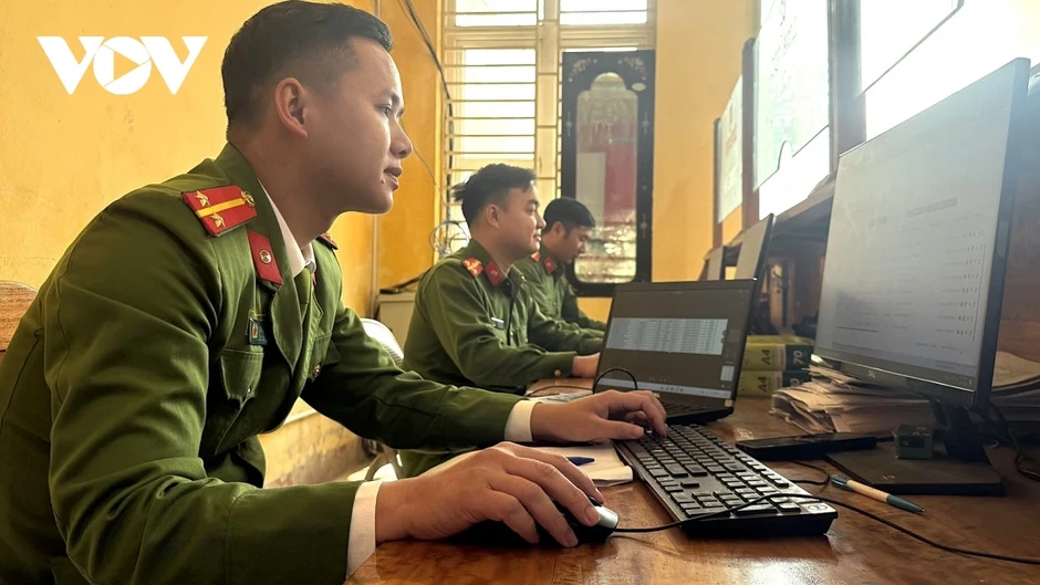 Hơn 1,2 triệu thẻ cử tri in từ dữ liệu dân cư “đúng, đủ, sạch, sống” Hơn 1,2 triệu thẻ cử tri in từ dữ liệu dân cư “đúng, đủ, sạch, sống”