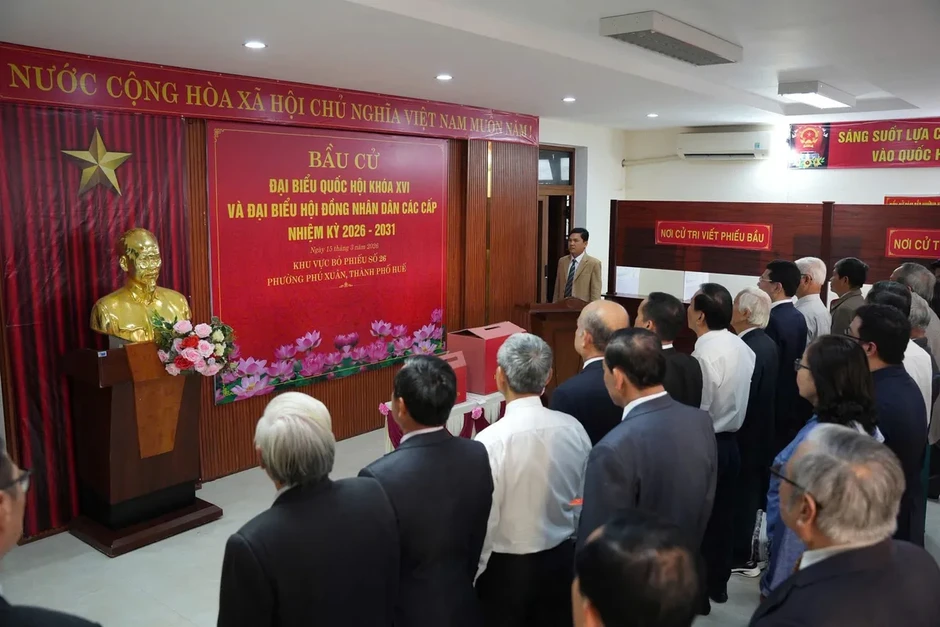 Hơn 1 triệu cử tri thành phố Huế nô nức đi bầu cử Hơn 1 triệu cử tri thành phố Huế nô nức đi bầu cử