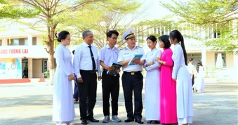 Hơn 1.000 giáo viên, học sinh được tuyên truyền về biển, đảo Việt Nam