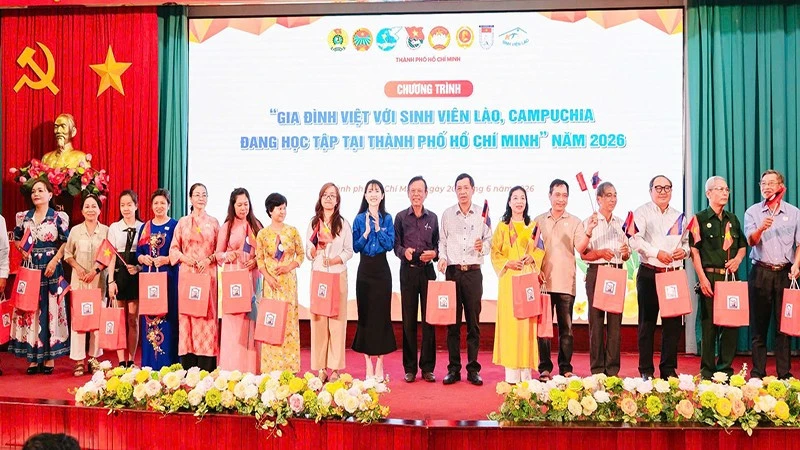 Hơn 170 sinh viên Lào và Campuchia tại Thành phố Hồ Chí Minh được các gia đình nhận nuôi