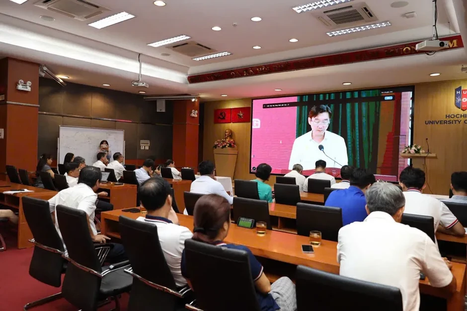 Hơn 20.000 cán bộ, đảng viên được cập nhật thông tin thời sự Hơn 20.000 cán bộ, đảng viên được cập nhật thông tin thời sự