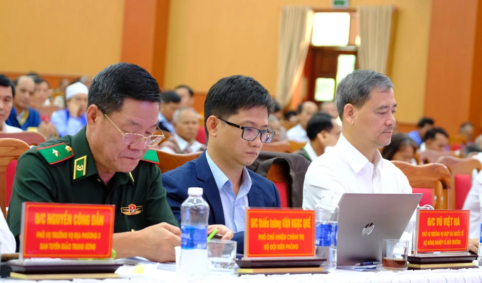 Hơn 4.000 đại biểu được tuyên truyền công tác biên giới trên đất liền Việt Nam-Campuchia
