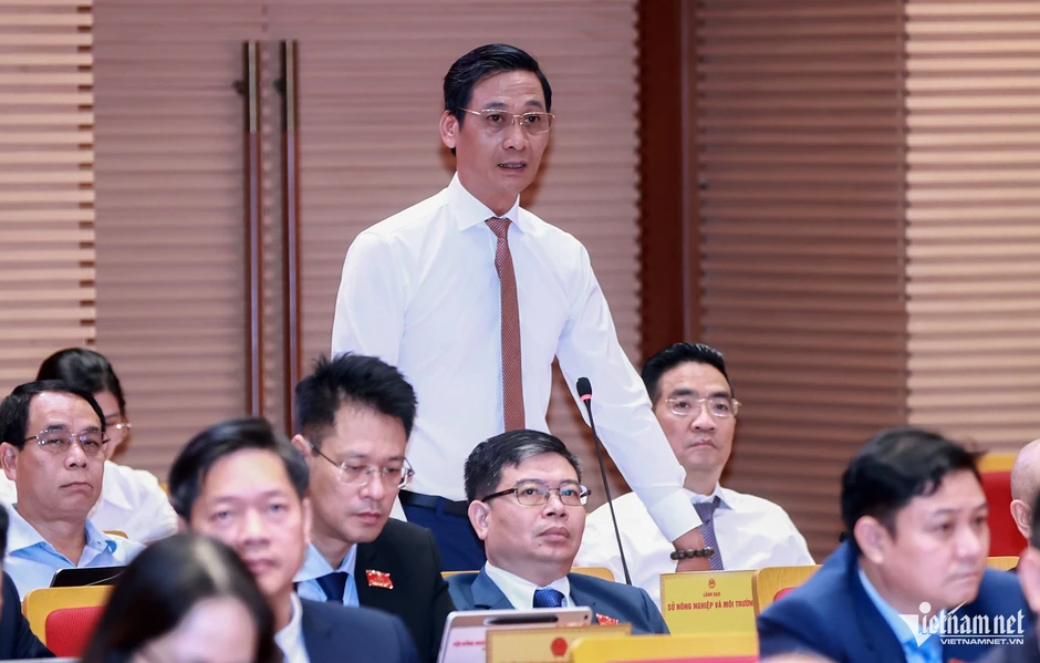 Họp HĐND TP Hà Nội: Đại biểu cầm vỏ thuốc bảo vệ thực vật, hỏi 'bao giờ dân hết lo?' Họp HĐND TP Hà Nội: Đại biểu cầm vỏ thuốc bảo vệ thực vật, hỏi 'bao giờ dân hết lo?'