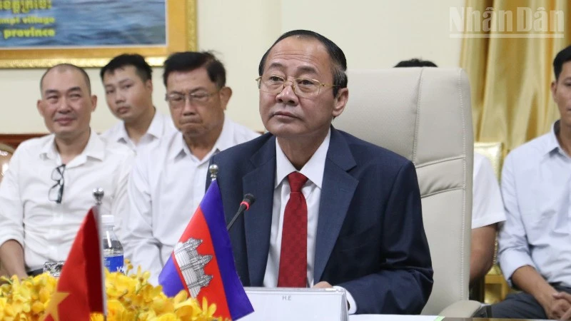 Hợp tác địa phương là động lực quan trọng thúc đẩy quan hệ kinh tế, thương mại, đầu tư Việt Nam-Campuchia Hợp tác địa phương là động lực quan trọng thúc đẩy quan hệ kinh tế, thương mại, đầu tư Việt Nam-Campuchia