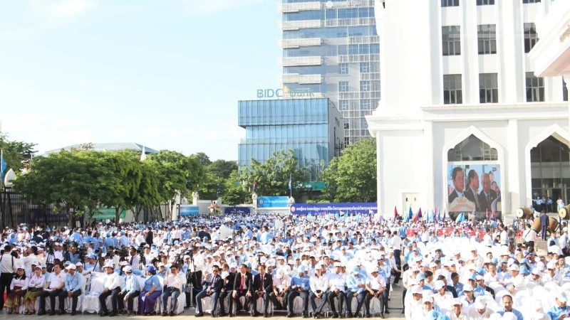 Hợp tác kênh Đảng là trụ cột quan trọng của quan hệ Việt Nam-Campuchia Hợp tác kênh Đảng là trụ cột quan trọng của quan hệ Việt Nam-Campuchia