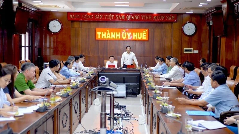Huế cần huy động nguồn lực, gắn bảo tồn với phát triển văn hóa bền vững Huế cần huy động nguồn lực, gắn bảo tồn với phát triển văn hóa bền vững