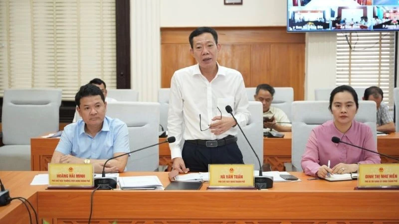 Huế tập trung tháo gỡ điểm nghẽn, tăng tốc trong chặng cuối năm Huế tập trung tháo gỡ điểm nghẽn, tăng tốc trong chặng cuối năm