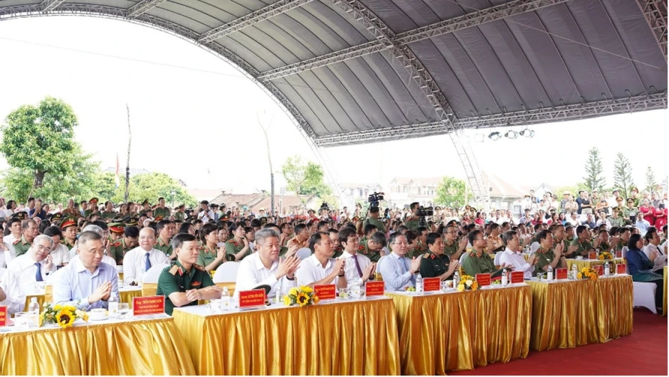 Hưng Yên khánh thành Khu lưu niệm nữ Anh hùng liệt sĩ được Bác Hồ tặng 6 chữ vàng Hưng Yên khánh thành Khu lưu niệm nữ Anh hùng liệt sĩ được Bác Hồ tặng 6 chữ vàng