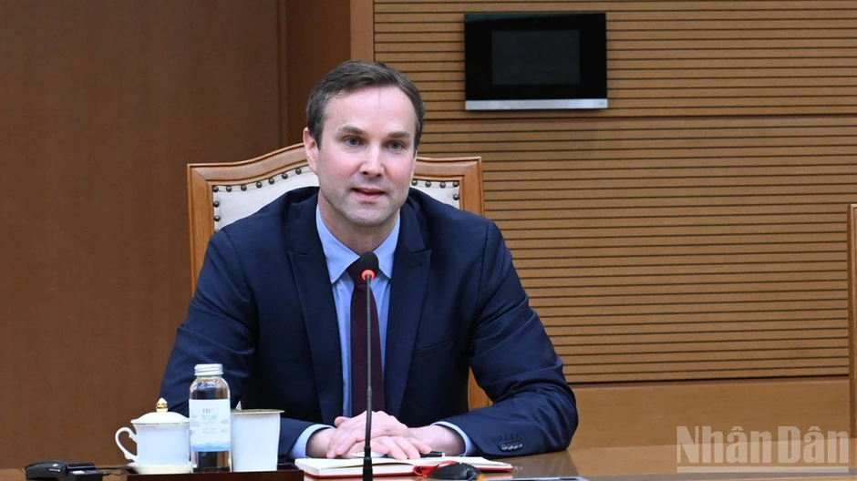 IMF hoàn toàn ủng hộ mục tiêu tăng trưởng 2 con số của Việt Nam IMF hoàn toàn ủng hộ mục tiêu tăng trưởng 2 con số của Việt Nam