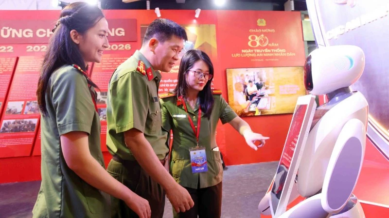 Khai mạc chuỗi hoạt động kỷ niệm 80 năm Ngày truyền thống lực lượng An ninh nhân dân Khai mạc chuỗi hoạt động kỷ niệm 80 năm Ngày truyền thống lực lượng An ninh nhân dân