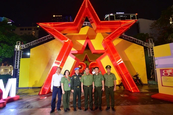 Khai mạc chuỗi hoạt động "Tổ quốc bình yên" tại TPHCM Khai mạc chuỗi hoạt động "Tổ quốc bình yên" tại TPHCM