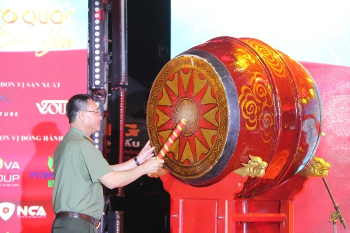 Khai mạc chuỗi sự kiện Tổ quốc bình yên tôn vinh 80 năm An ninh nhân dân Khai mạc chuỗi sự kiện Tổ quốc bình yên tôn vinh 80 năm An ninh nhân dân