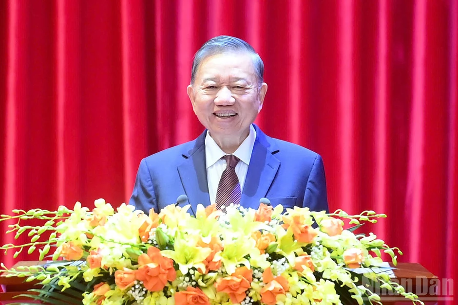 Khai mạc chương trình bồi dưỡng, cập nhật kiến thức đối với Ủy viên Trung ương Đảng khóa XIV