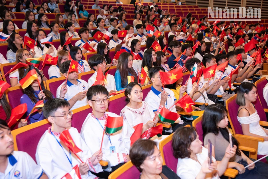 Khai mạc chương trình Trại hè Việt Nam 2026 với chủ đề "Hành trình di sản, gắn kết cội nguồn" Khai mạc chương trình Trại hè Việt Nam 2026 với chủ đề "Hành trình di sản, gắn kết cội nguồn"