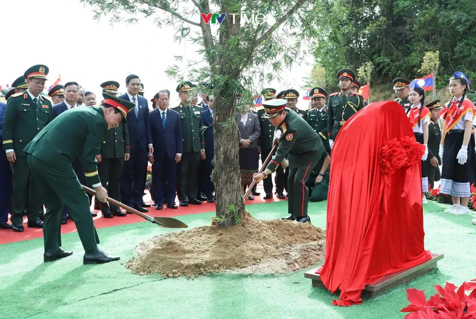 Khai mạc Giao lưu hữu nghị quốc phòng biên giới Việt Nam - Lào lần thứ 3 Khai mạc Giao lưu hữu nghị quốc phòng biên giới Việt Nam - Lào lần thứ 3