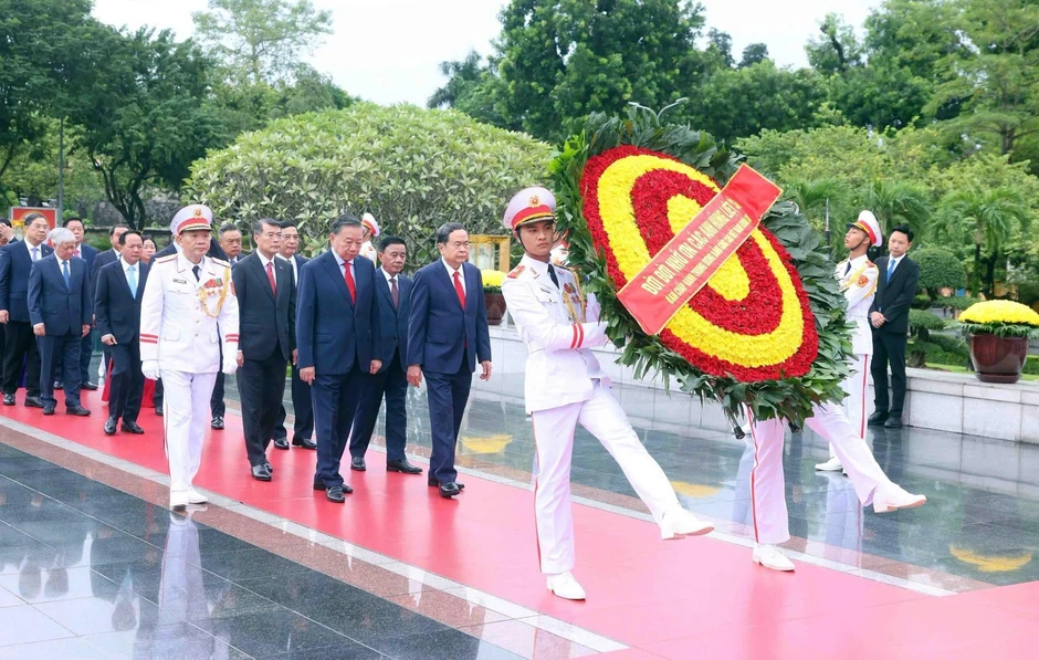 Khai mạc Hội nghị Trung ương 4 khóa XIV Khai mạc Hội nghị Trung ương 4 khóa XIV