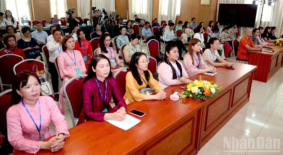 Khai mạc Khóa tập huấn phương pháp giảng dạy tiếng Việt cho giáo viên người Việt Nam ở nước ngoài Khai mạc Khóa tập huấn phương pháp giảng dạy tiếng Việt cho giáo viên người Việt Nam ở nước ngoài