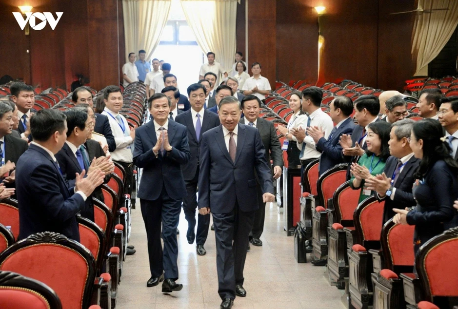 Khai mạc lớp cập nhật kiến thức đối với Ủy viên Trung ương Khai mạc lớp cập nhật kiến thức đối với Ủy viên Trung ương