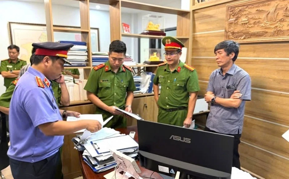 Khai trừ khỏi Đảng một giám đốc ban quản lý dự án ở Huế Khai trừ khỏi Đảng một giám đốc ban quản lý dự án ở Huế