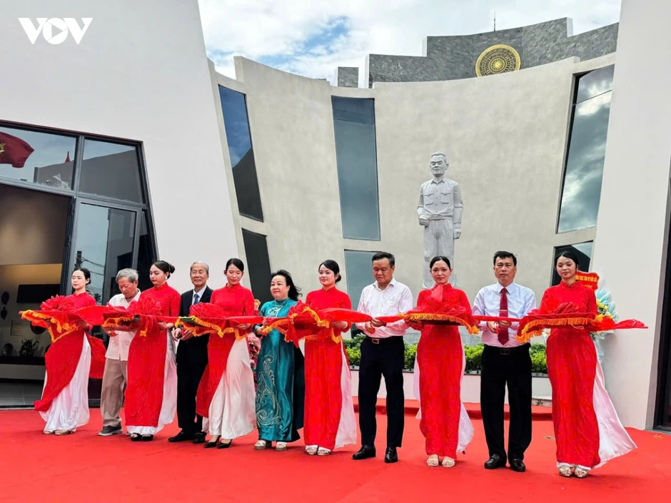 Khai trương Nhà lưu niệm nguyên Chủ tịch Quốc hội Nguyễn Hữu Thọ Khai trương Nhà lưu niệm nguyên Chủ tịch Quốc hội Nguyễn Hữu Thọ