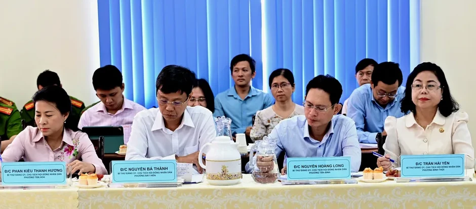 Khẩn trương phát thẻ cử tri, tránh tình trạng đi bầu cử thay Khẩn trương phát thẻ cử tri, tránh tình trạng đi bầu cử thay