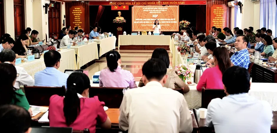 Khẩn trương phát thẻ cử tri, tránh tình trạng đi bầu cử thay Khẩn trương phát thẻ cử tri, tránh tình trạng đi bầu cử thay