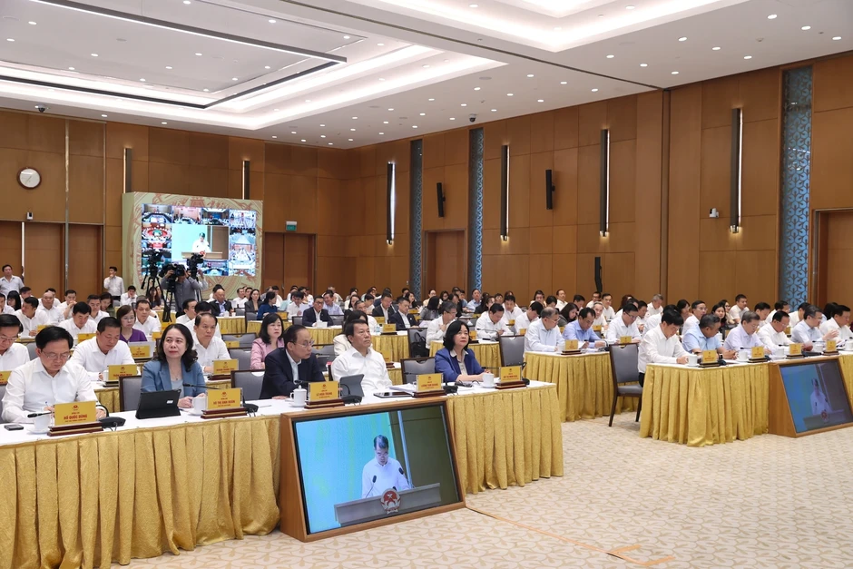 Khẩn trương xử lý đất đai bỏ hoang, tiếp tục tinh gọn bộ máy bên trong Khẩn trương xử lý đất đai bỏ hoang, tiếp tục tinh gọn bộ máy bên trong