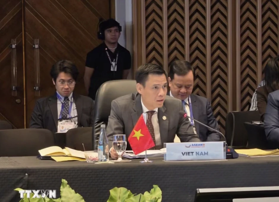 Khẳng định vai trò của ASEAN trong hợp tác xây dựng lòng tin khu vực Khẳng định vai trò của ASEAN trong hợp tác xây dựng lòng tin khu vực