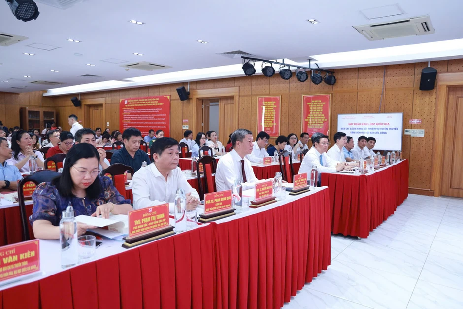 Khẳng định vai trò của báo chí cách mạng trong tuyên truyền Văn kiện Đại hội XIV của Đảng