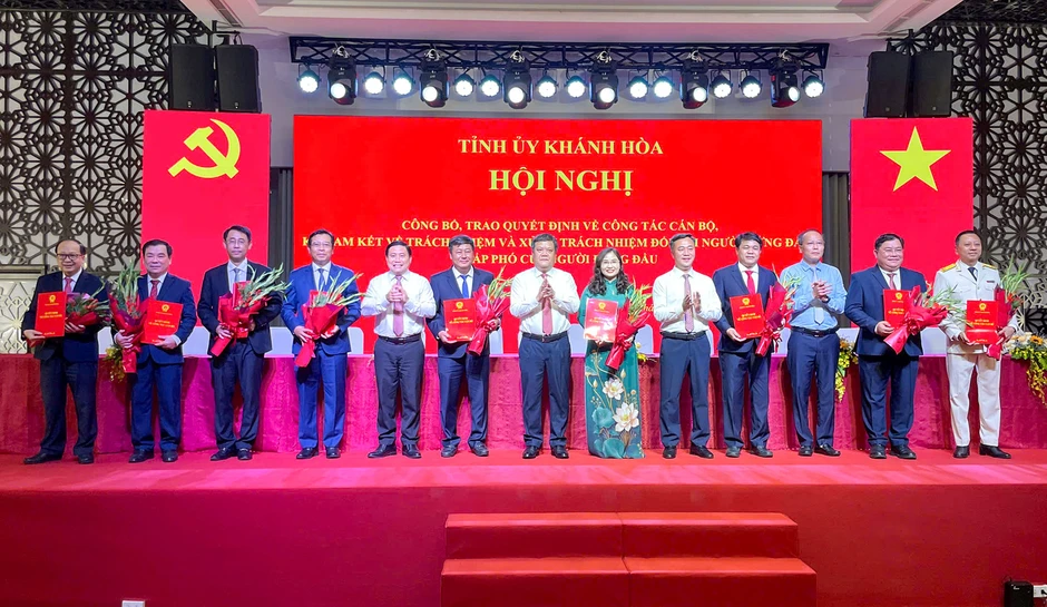 Khánh Hòa bổ sung 9 tỉnh ủy viên là lãnh đạo các sở, ngành Khánh Hòa bổ sung 9 tỉnh ủy viên là lãnh đạo các sở, ngành
